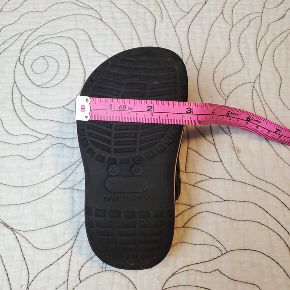 [T5] Faux Crocs with Dolphin on Back - Picture 5 of 5